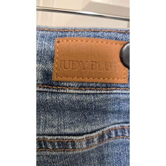 Judy Blue Womens Distressed Denim Asymmetric Frayed Hem Skirt-Style Shorts Size - Picture 4 of 8